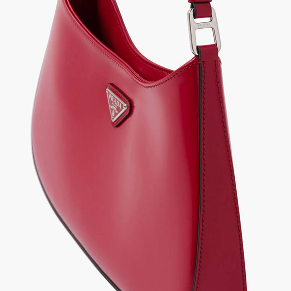 22SS新作 プラダ 偽物 Cleo ブラッシュドレザー ショルダーバッグ ロゴ 1BC499ZO6F02SB